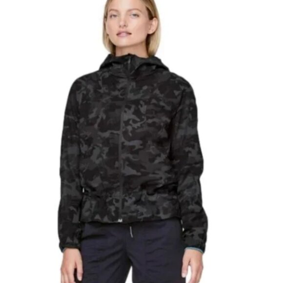 Lululemon Pack It Up Hood Water Repellent Jacket Incognito Camo | Women's Size 6 - Picture 7 of 13